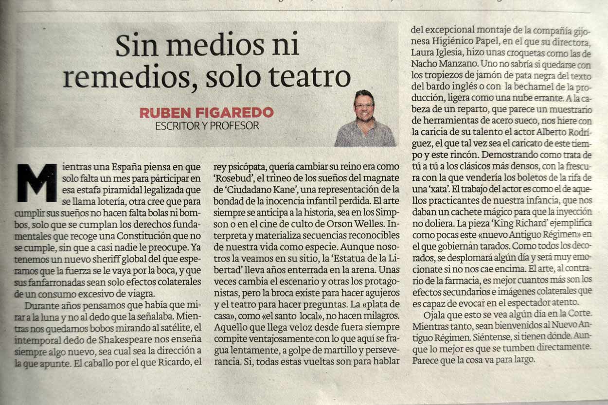 Sin medios ni remedios, solo teatro - originariamente publicado en El Comercio, el 21.11.2016. (Artículo escaneado de la versión imprenta en el periódico El Comercio.